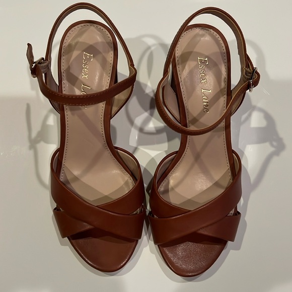 New Essex Lane heeled sandal knotted design details Adjustable side closure - Picture 2 of 6